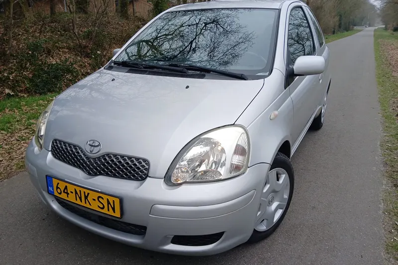 Toyota Yaris (2003)