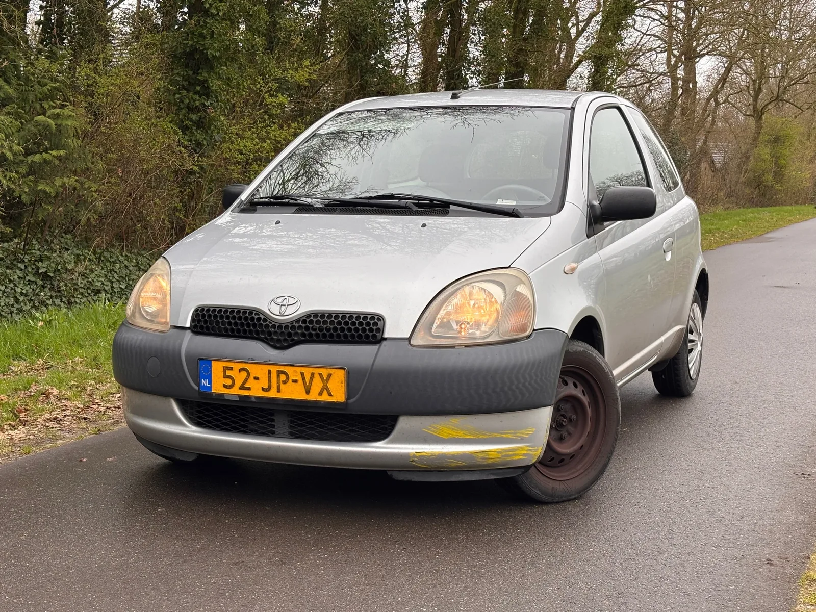 Toyota Yaris (2002) — foto 1