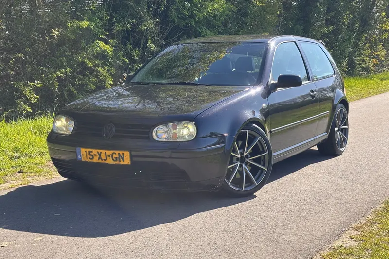 Volkswagen Golf (2002)