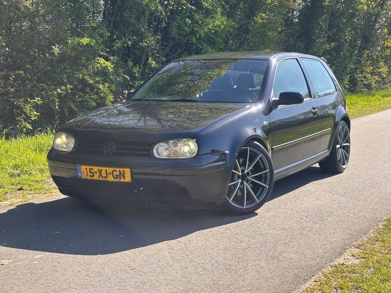 Volkswagen Golf (2002) — foto 1