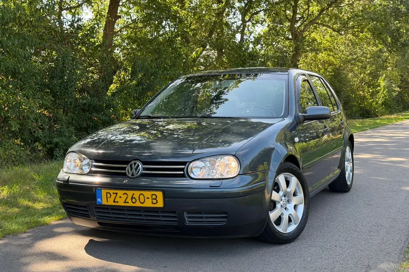 Volkswagen Golf (2003)