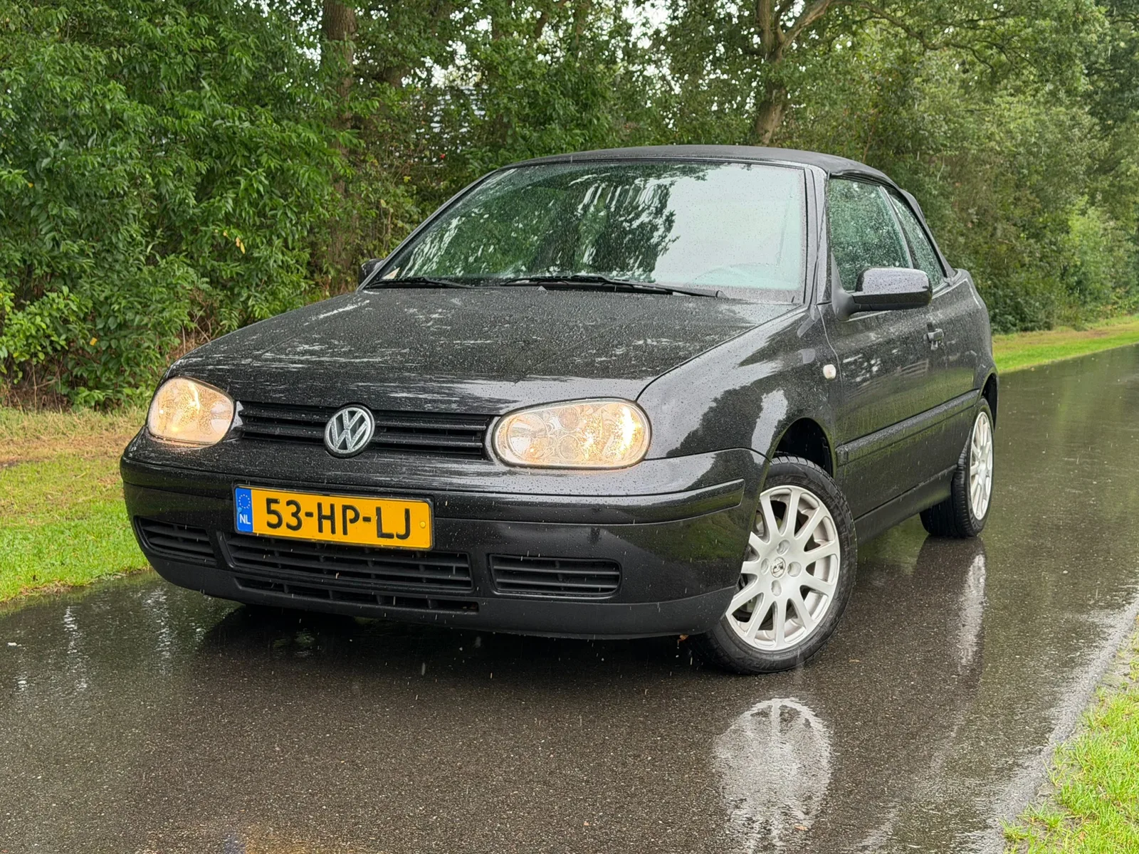 Volkswagen Golf (2001) — foto 1