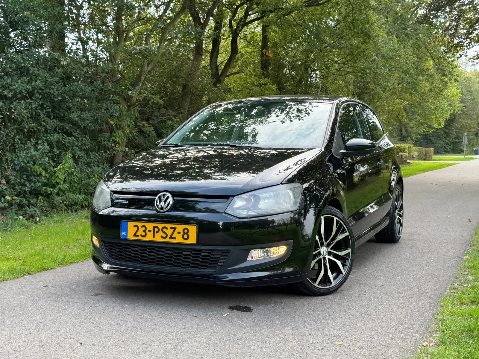Volkswagen Polo (2011) — foto 1