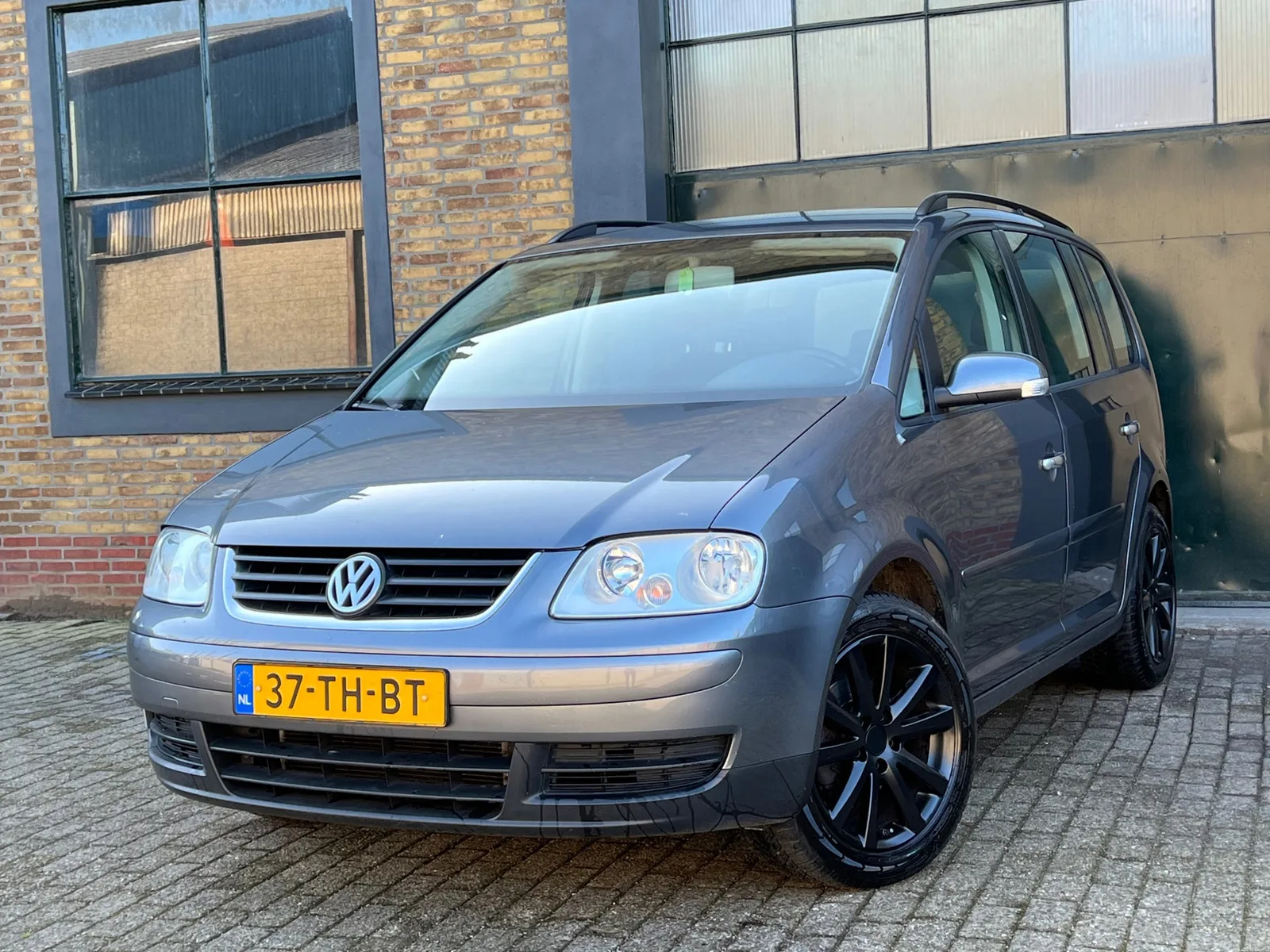 Volkswagen Touran (2007) — foto 1