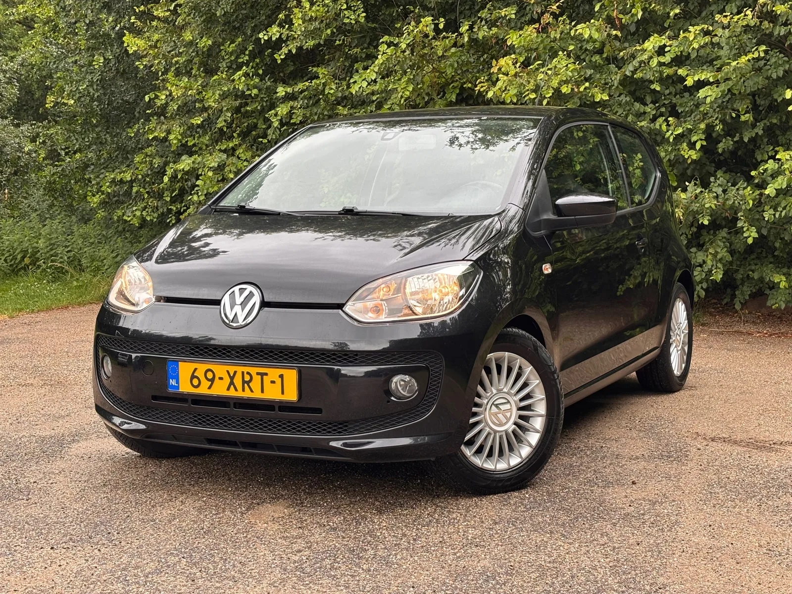 Volkswagen Up! (2012) — foto 1