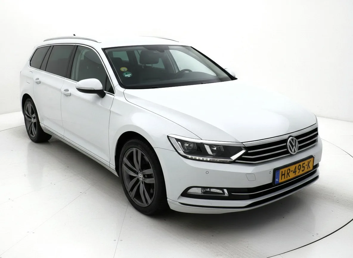 Volkswagen Passat (2015) — foto 1
