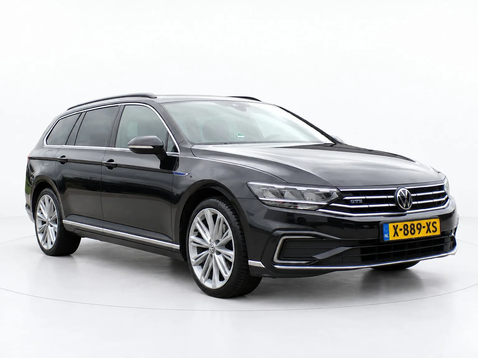 Volkswagen Passat (2020) — foto 1