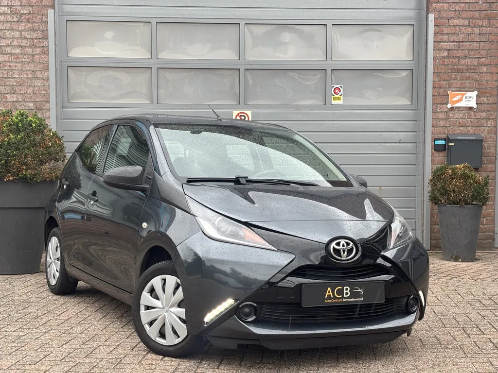 Toyota Aygo (2017) — foto 1