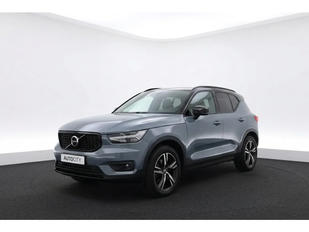 Volvo XC40 (2019) — foto 1