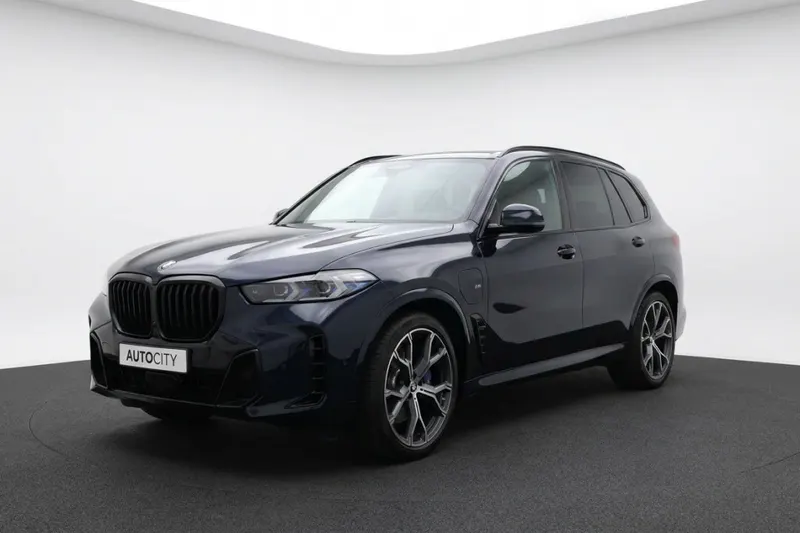BMW X5 (2023)