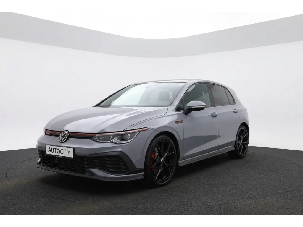 Volkswagen Golf (2021) — foto 1