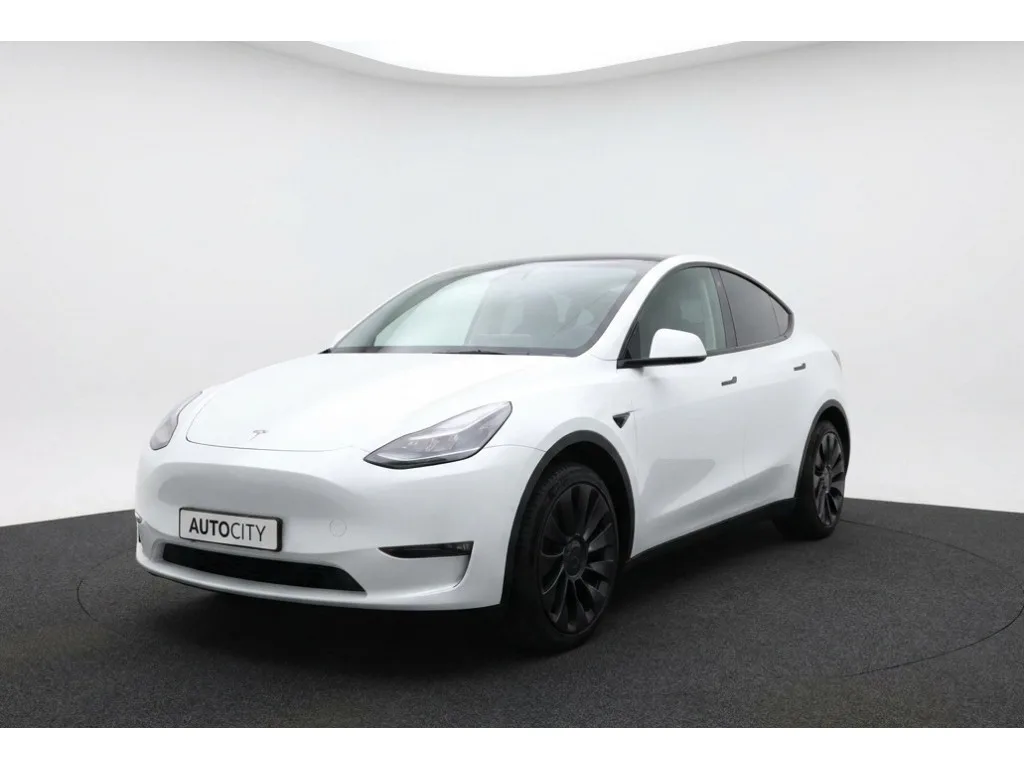 Tesla Model Y (2023) — foto 1