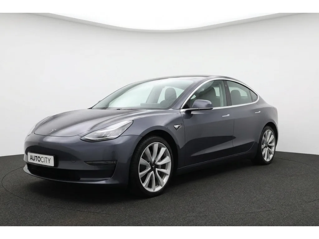 Tesla Model 3 (2020) — foto 1
