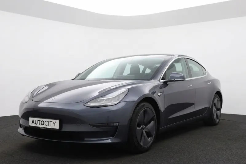 Tesla Model 3 (2019)