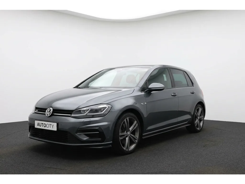 Volkswagen Golf (2018) — foto 1