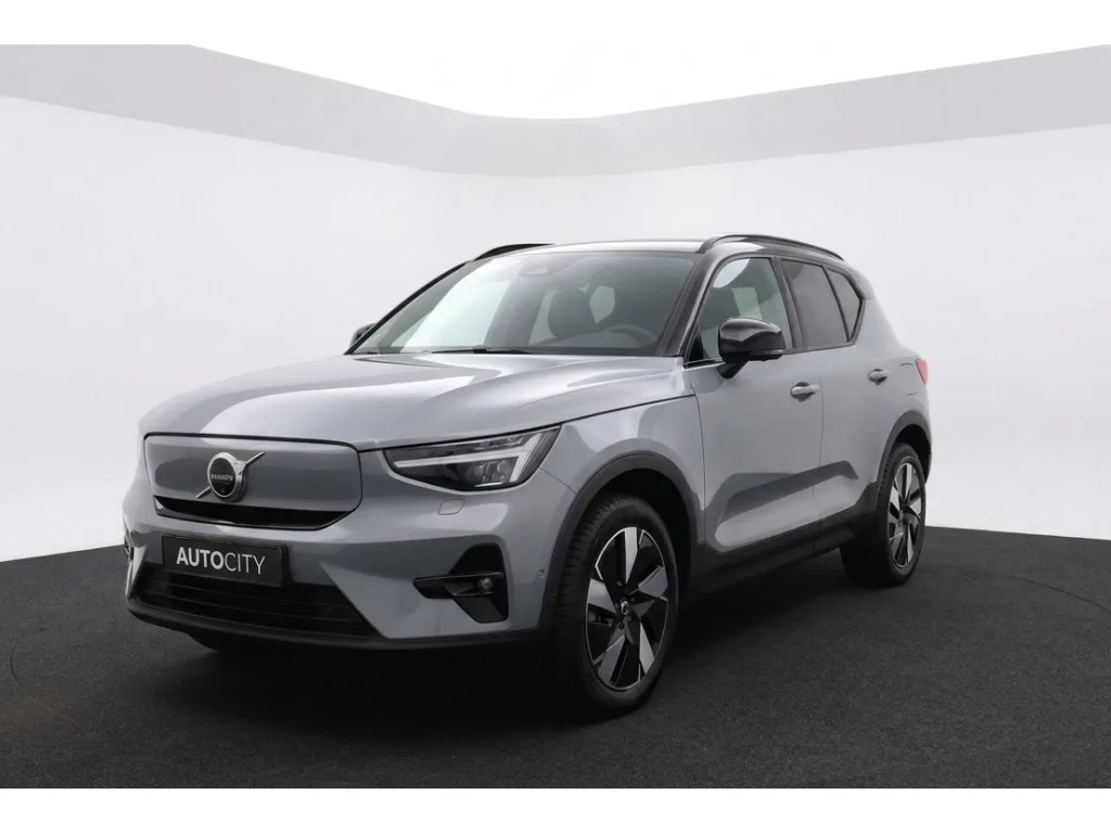 Volvo XC40 (2024) — foto 1