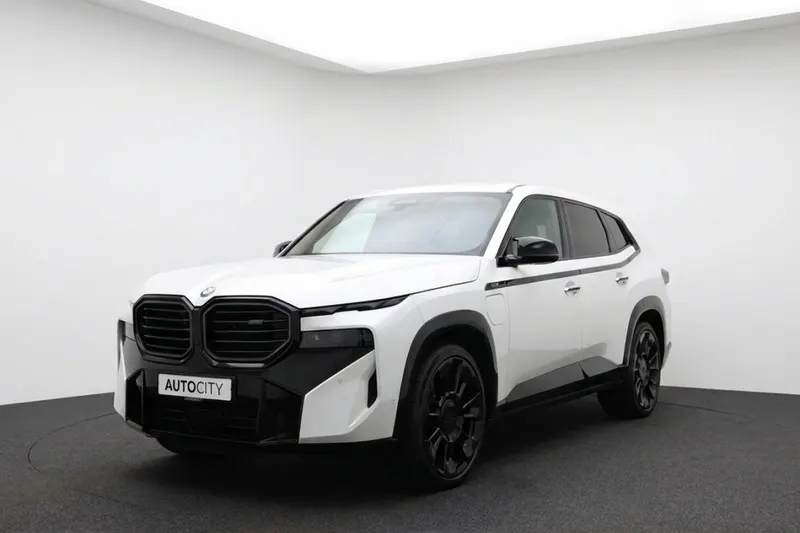 BMW XM (2024)
