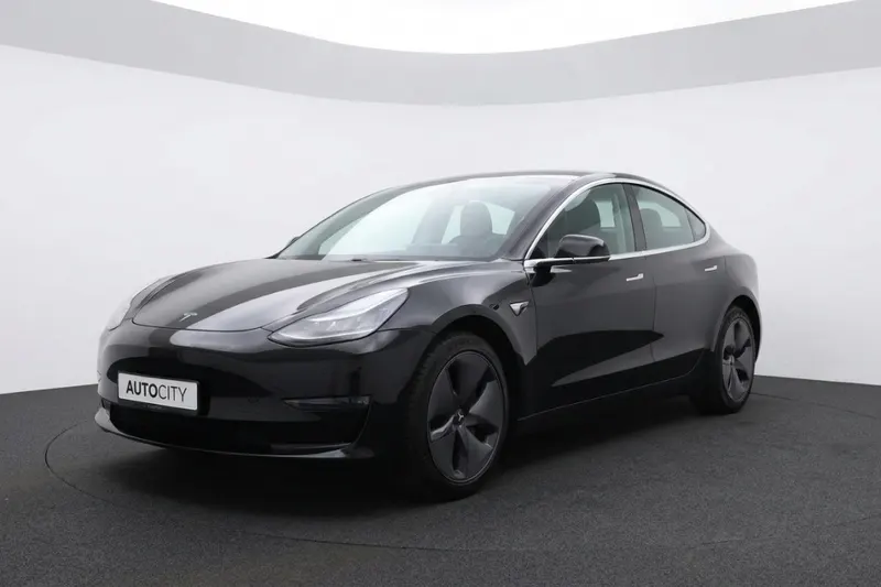 Tesla Model 3 (2019)