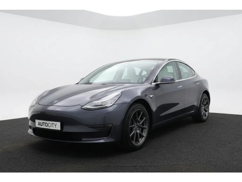 Tesla Model 3 (2020) — foto 1