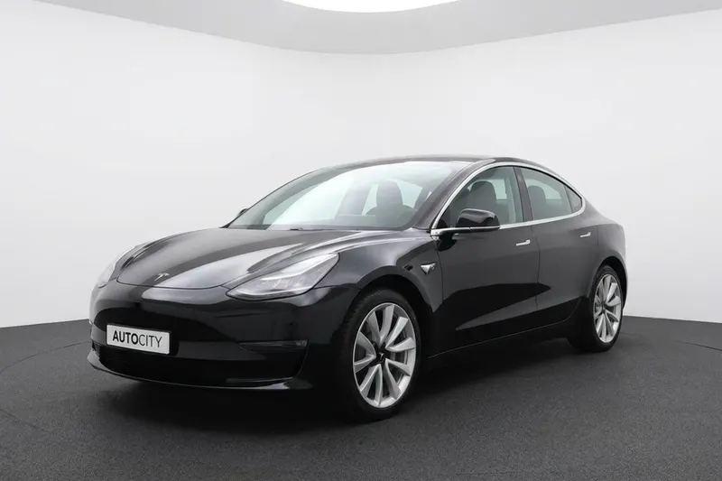Tesla Model 3 (2019)