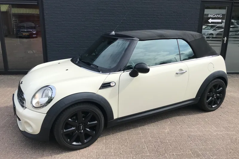 MINI Cabrio (2013)