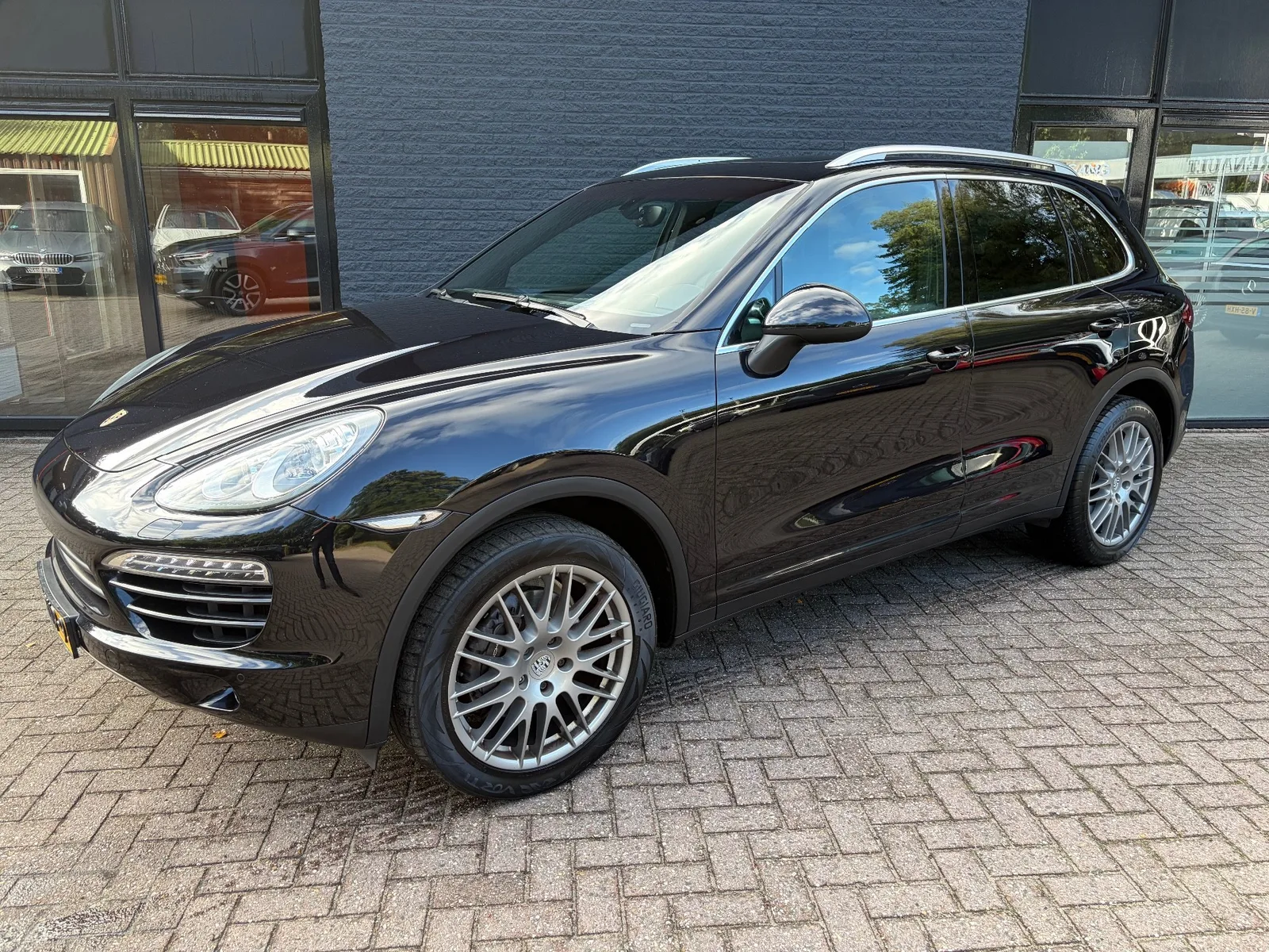 Porsche Cayenne (2011) — foto 1