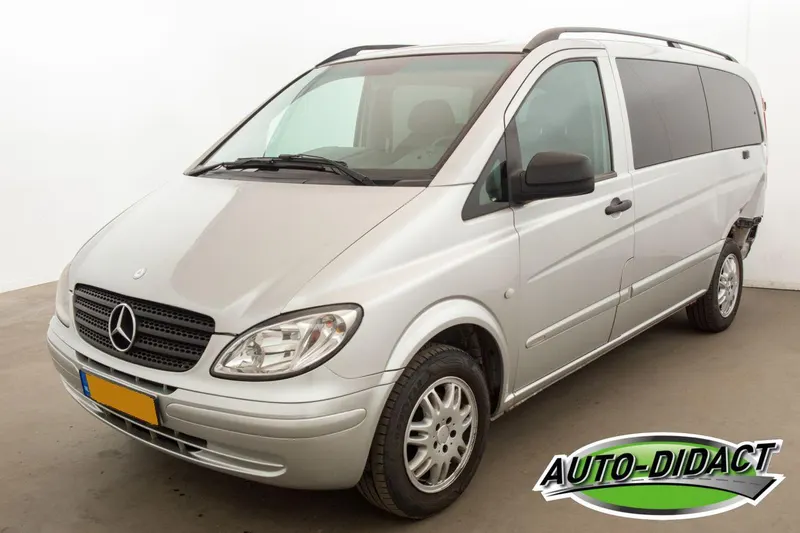 Mercedes-Benz 111 (2010)