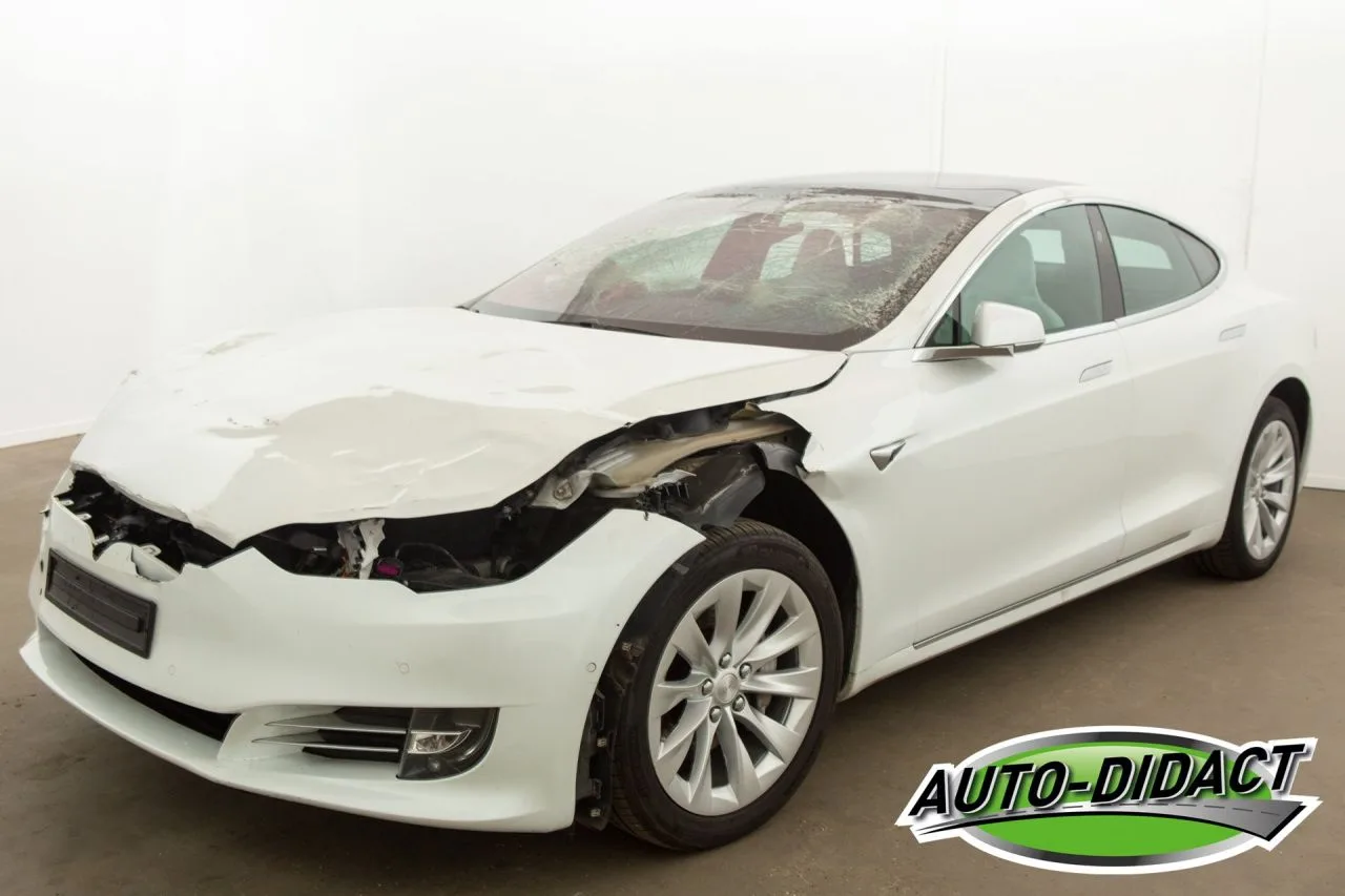 Tesla Model S (2019) — foto 1