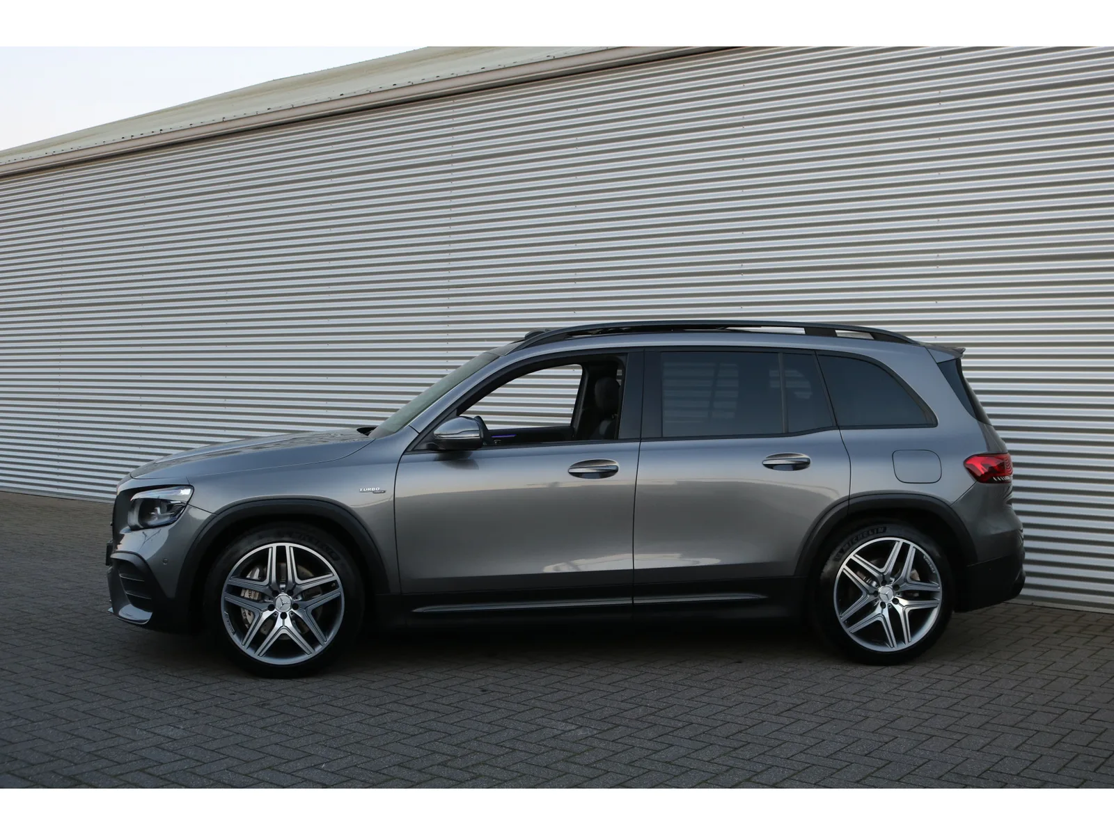 Mercedes-Benz GLB-Klasse (2020) — foto 1