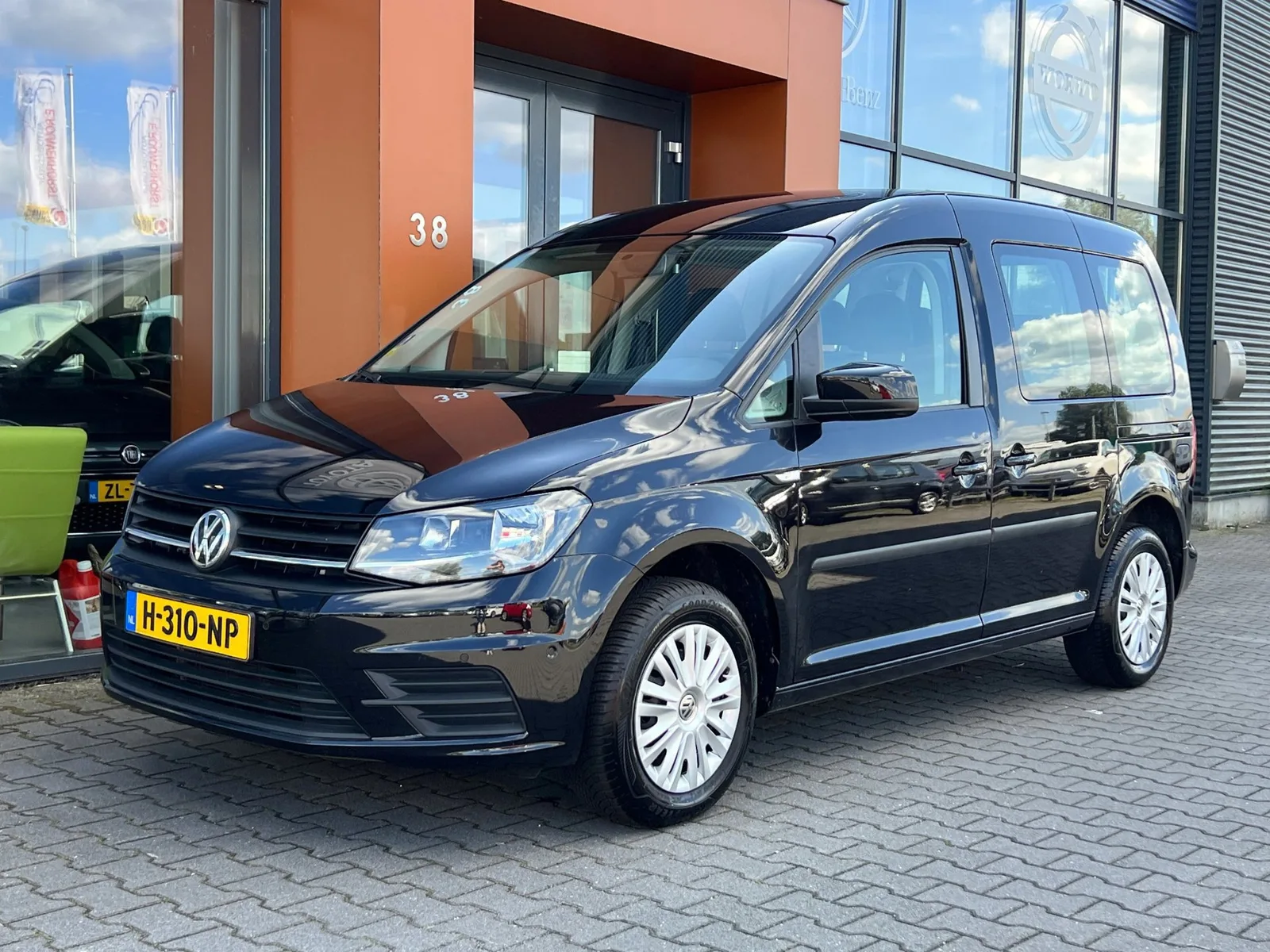 Volkswagen Caddy (2018) — foto 1