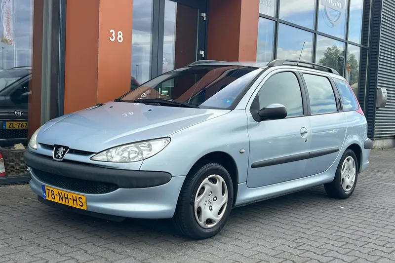 Peugeot 206 (2003)