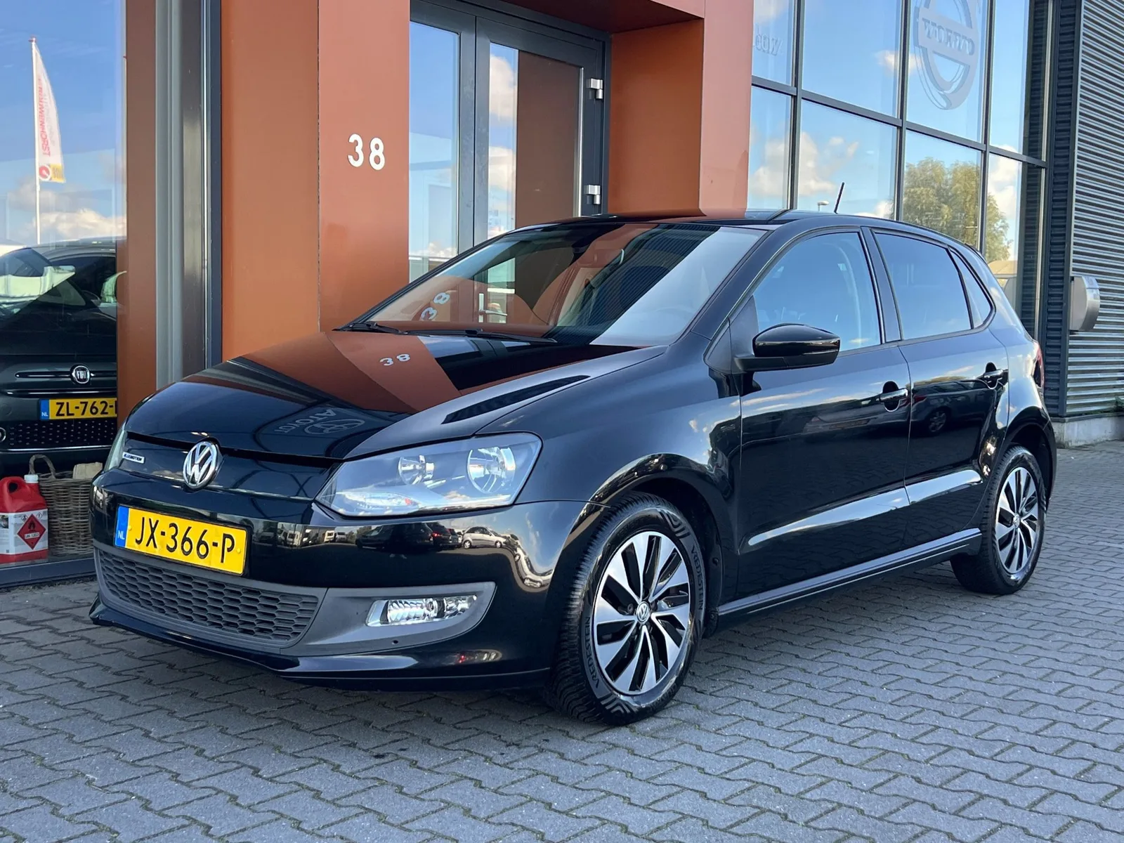 Volkswagen Polo (2016) — foto 1
