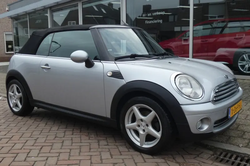MINI Cabrio (2010)
