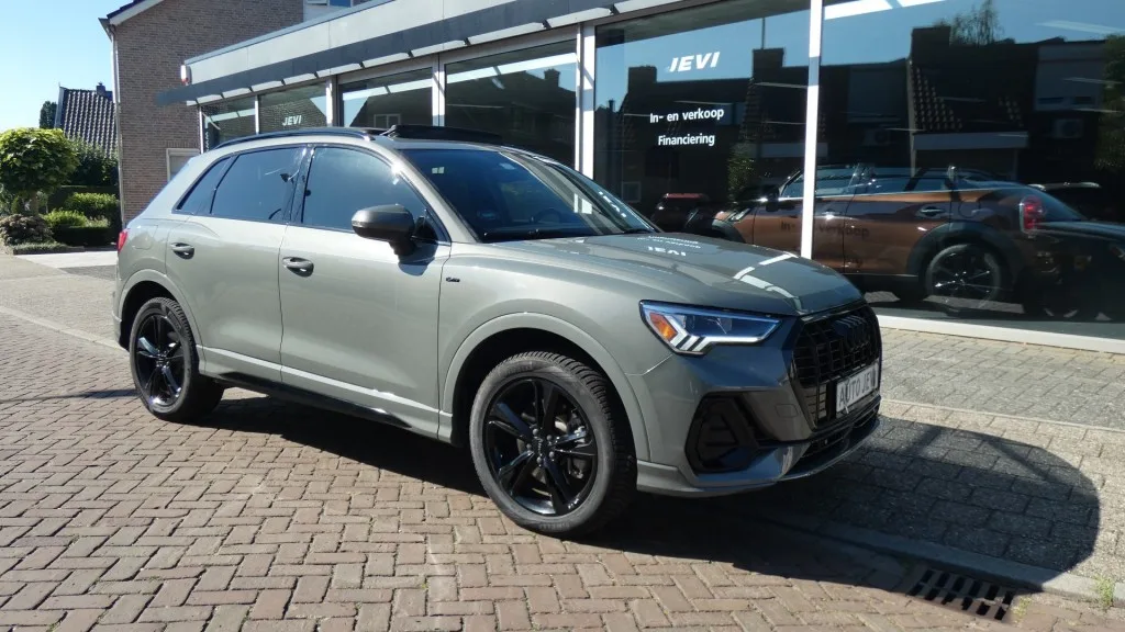 Audi Q3 (2021) — foto 1