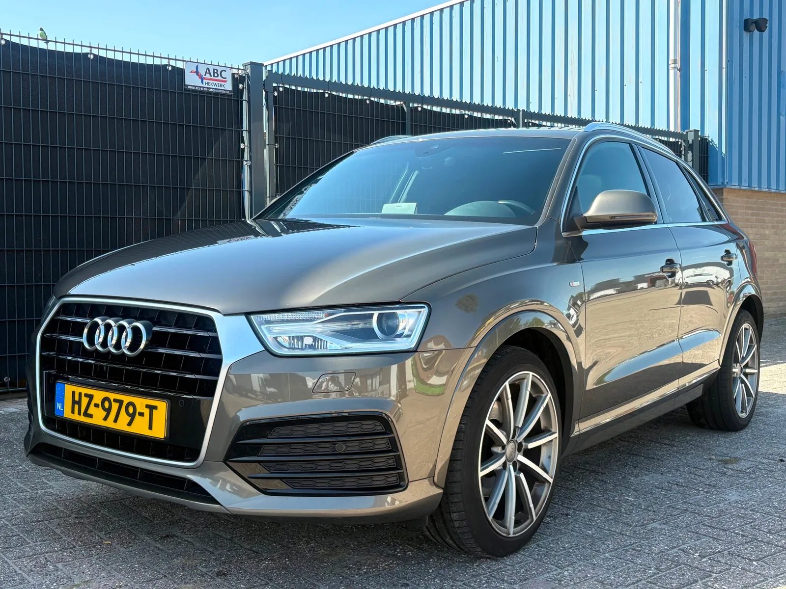 Audi Q3 (2016) — foto 1