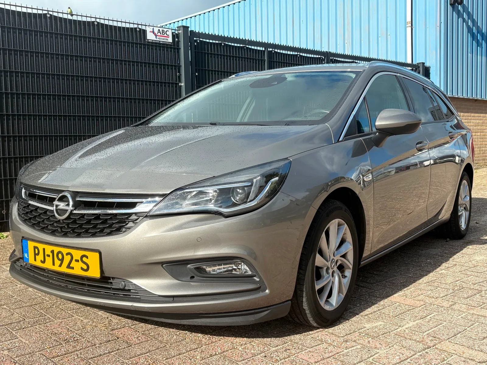 Opel Astra (2017) — foto 1