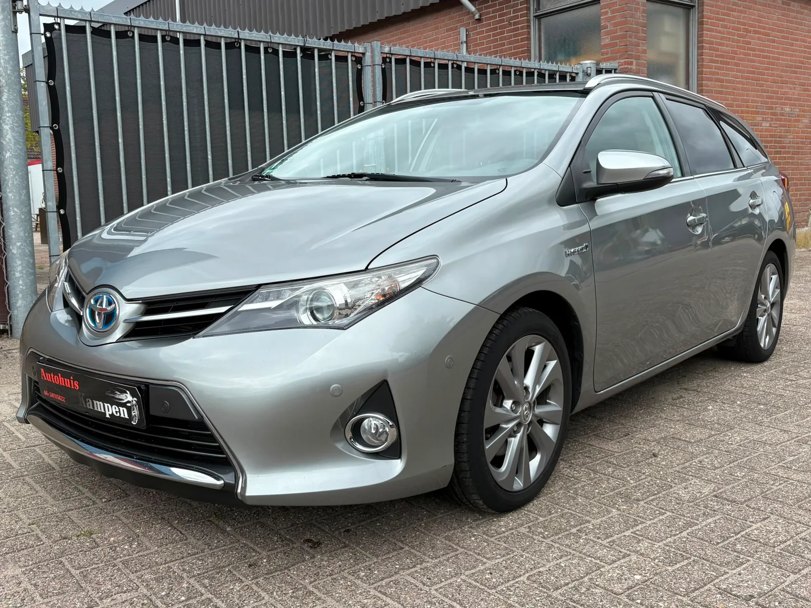 Toyota Auris (2014) — foto 1