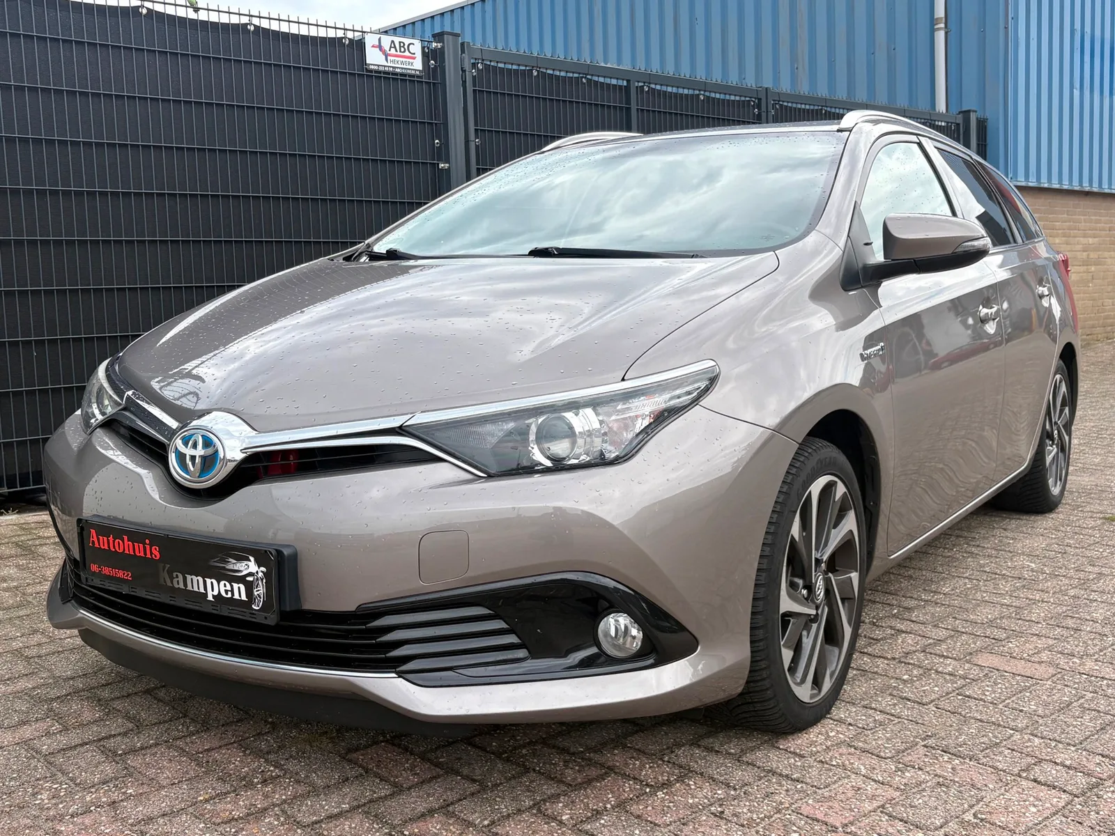 Toyota Auris (2017) — foto 1