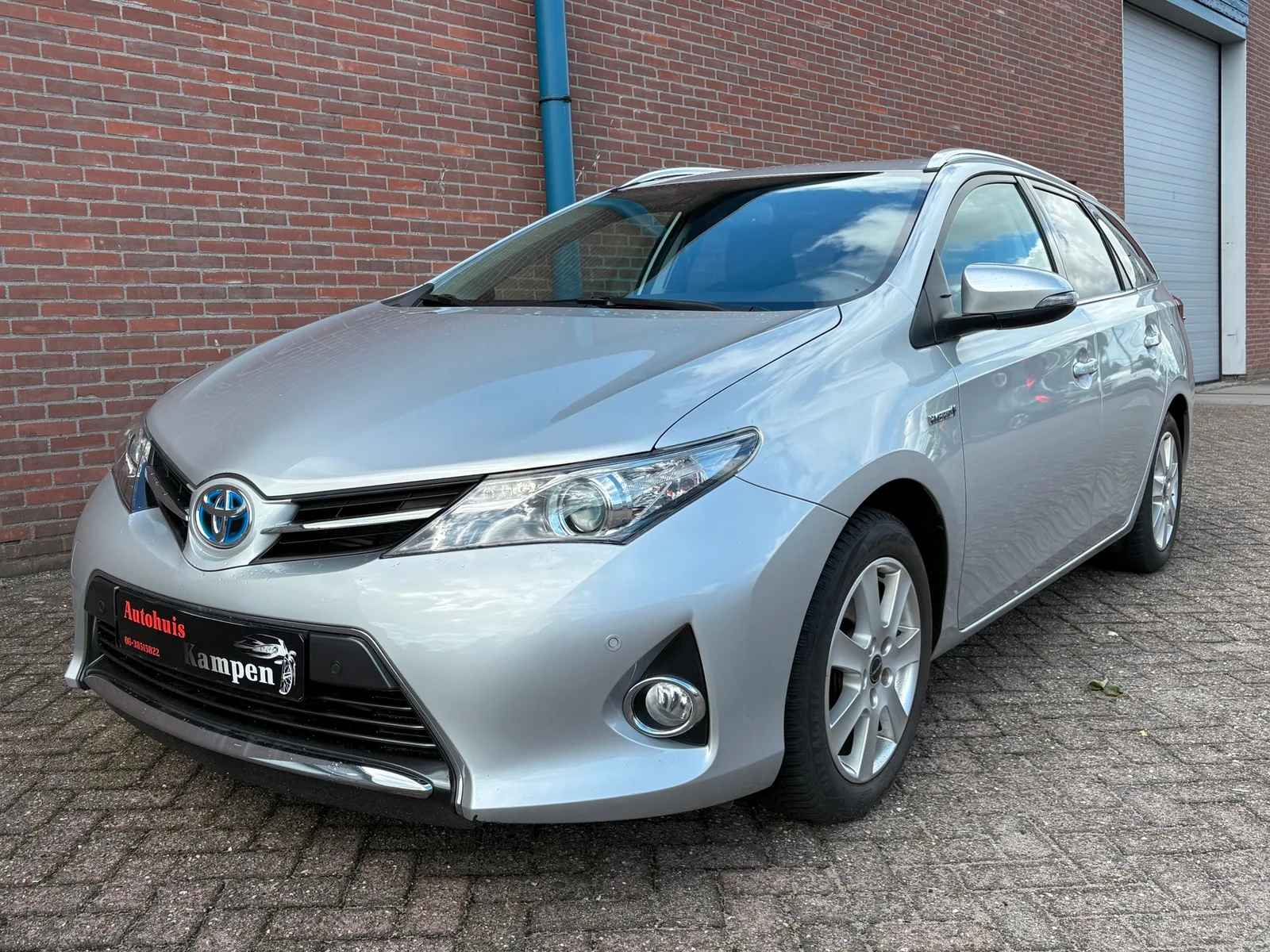 Toyota Auris (2016) — foto 1