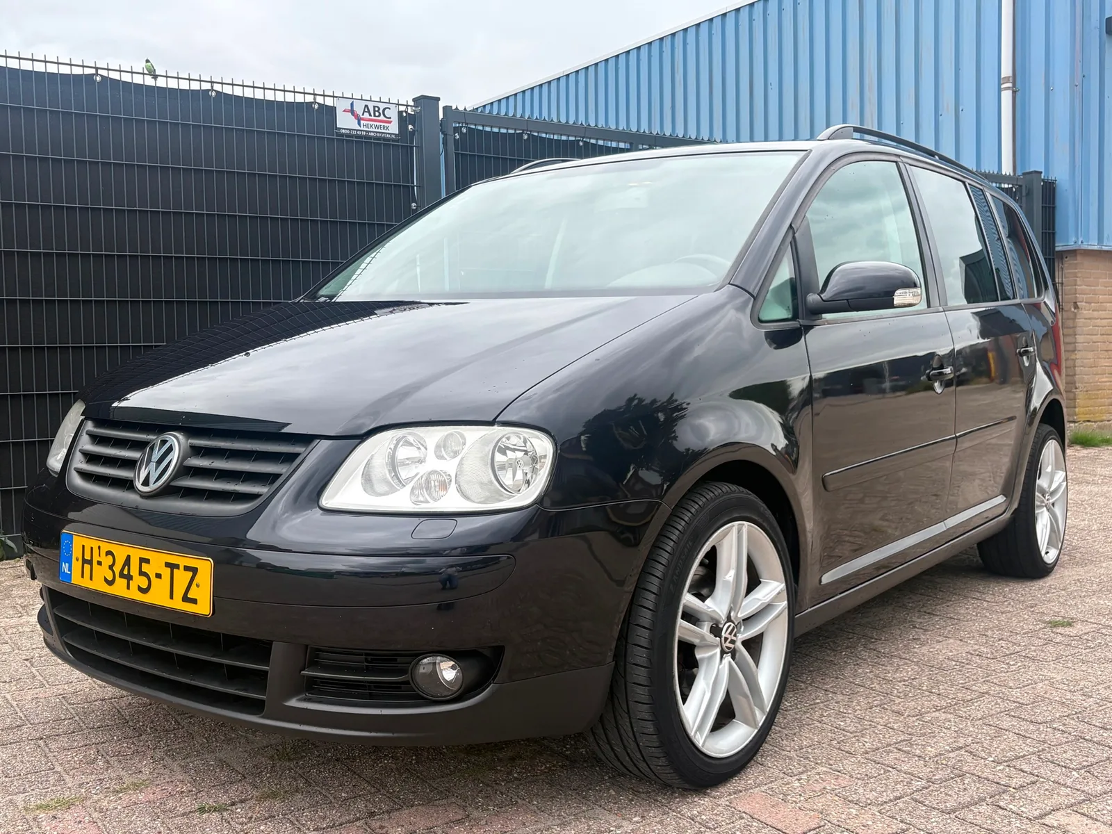 Volkswagen Touran (2006) — foto 1