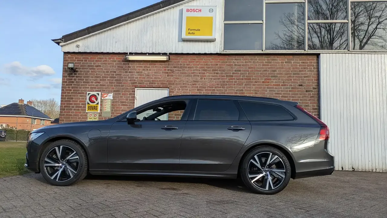 Volvo V90 (2022) — foto 1