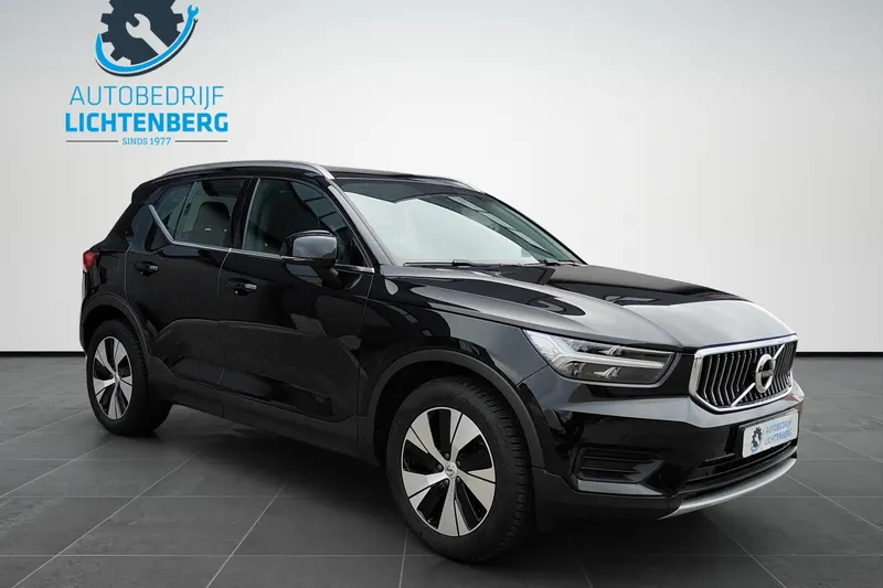 Volvo XC40 (2022)