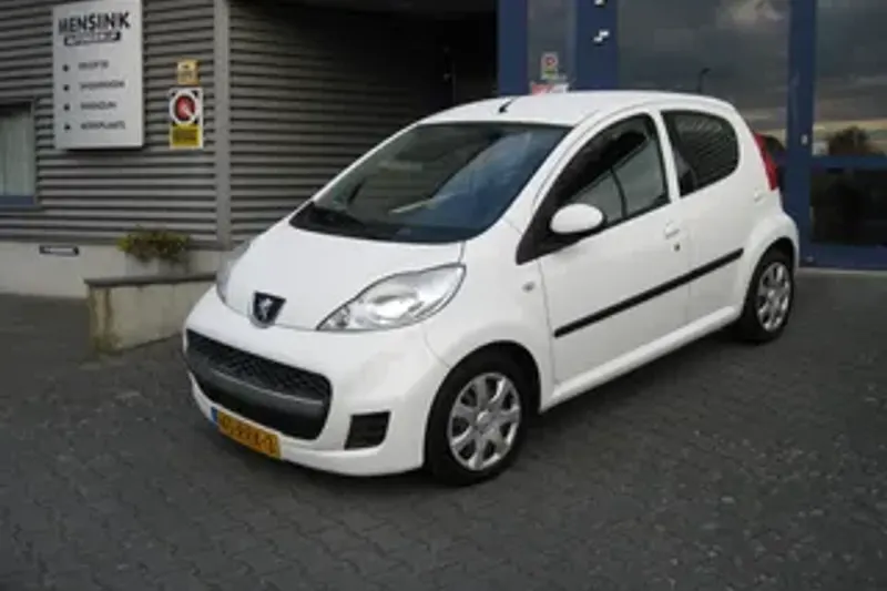 Peugeot 107 (2011)