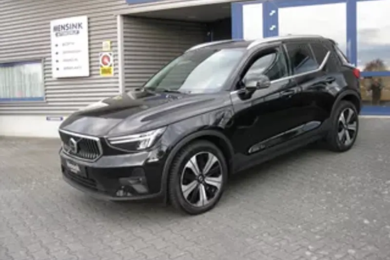 Volvo XC40 (2022)