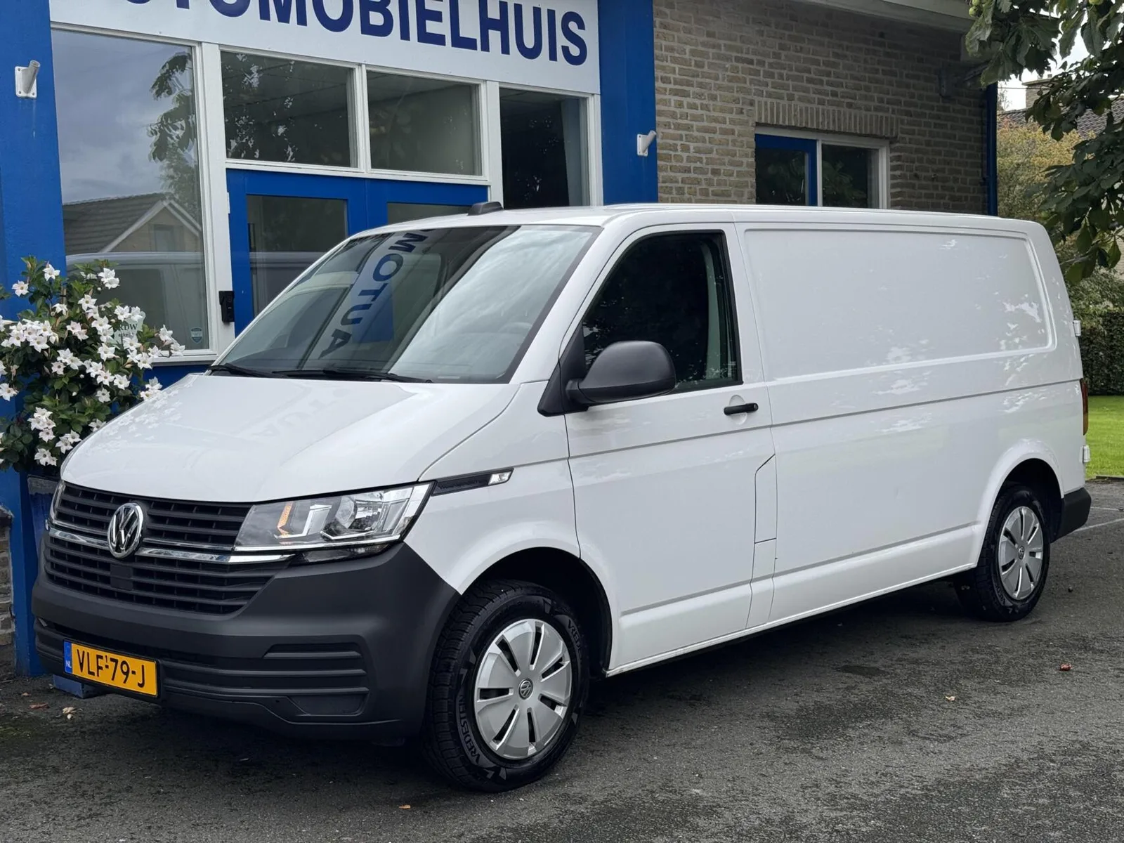 Volkswagen Transporter (2021) — foto 1