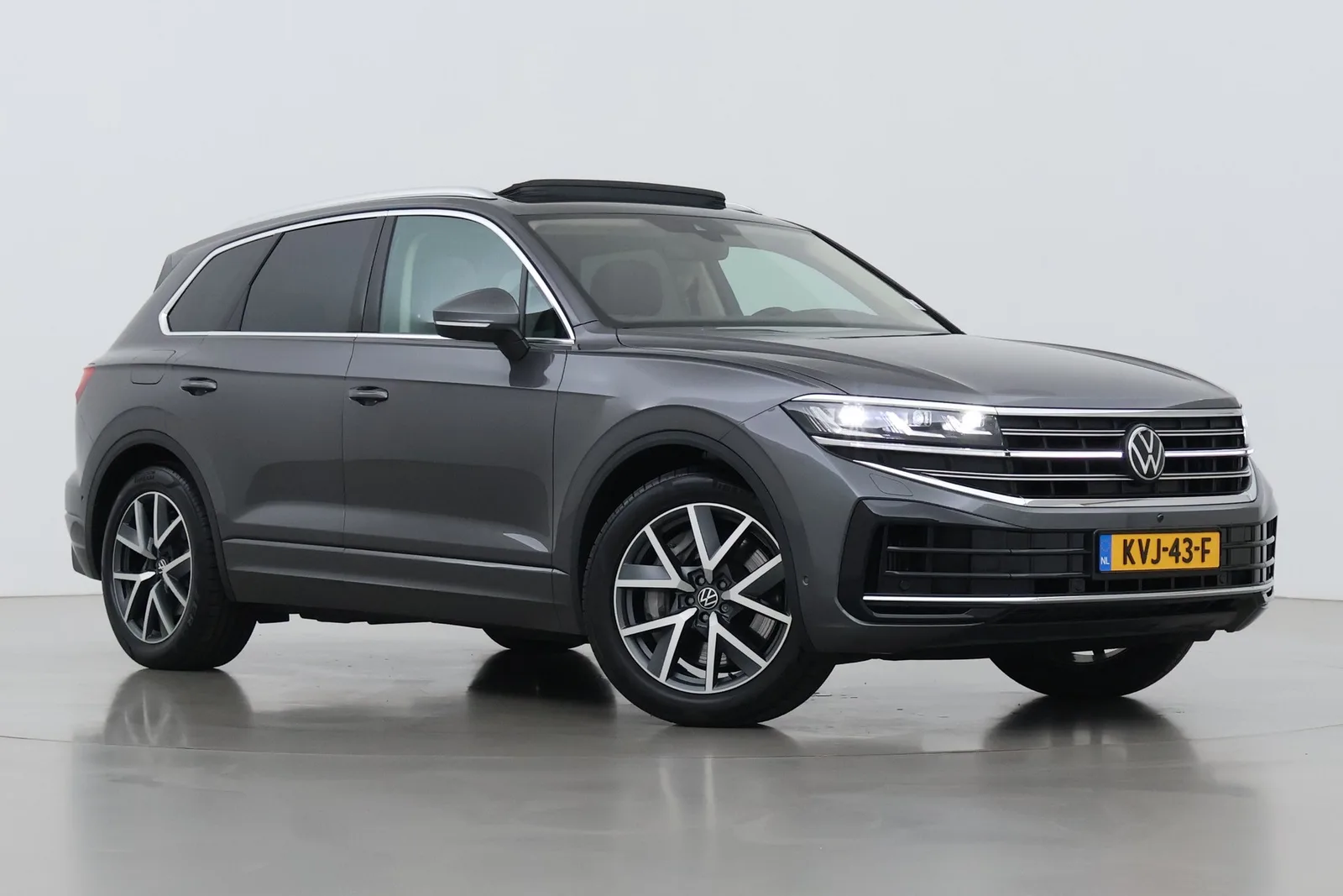 Volkswagen Touareg (2025) — foto 1