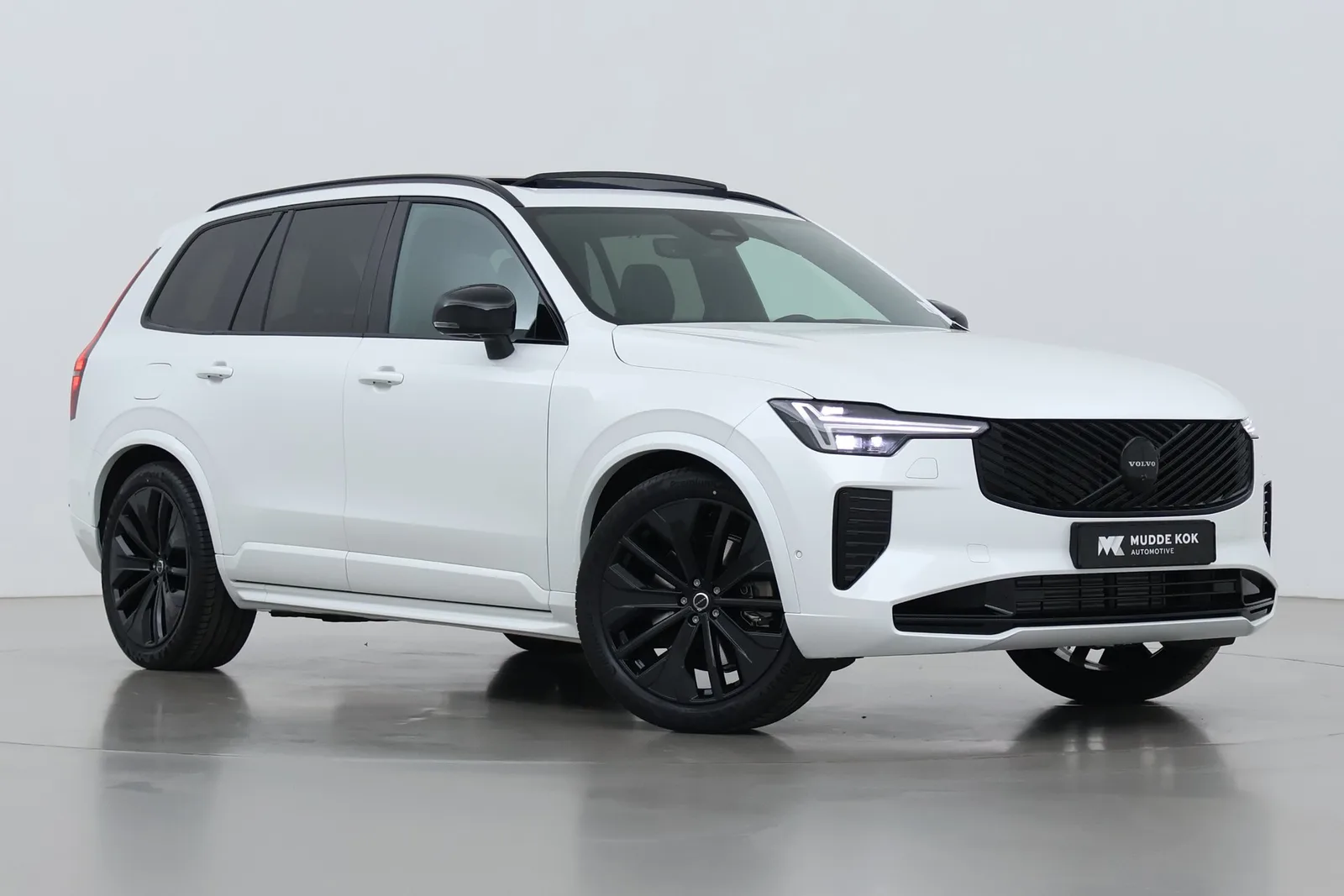 Volvo XC90 (2026) — foto 1