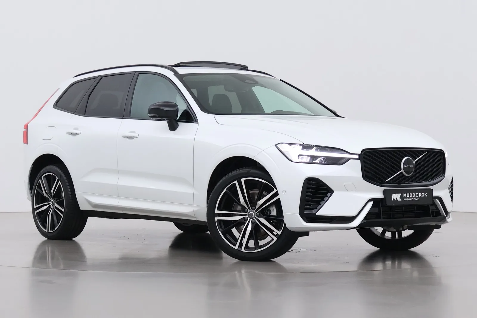 Volvo XC60 (2026) — foto 1