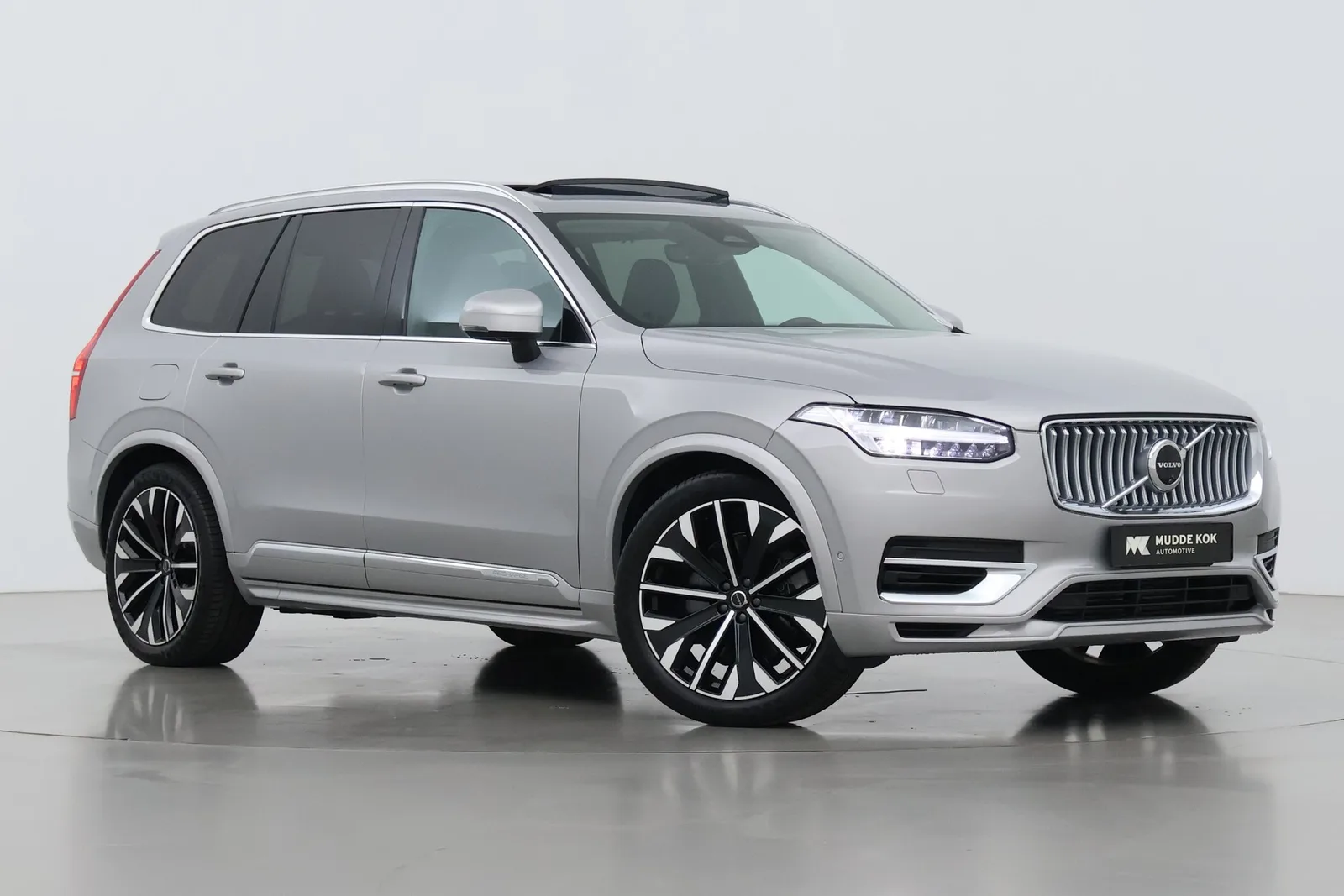 Volvo XC90 (2024) — foto 1