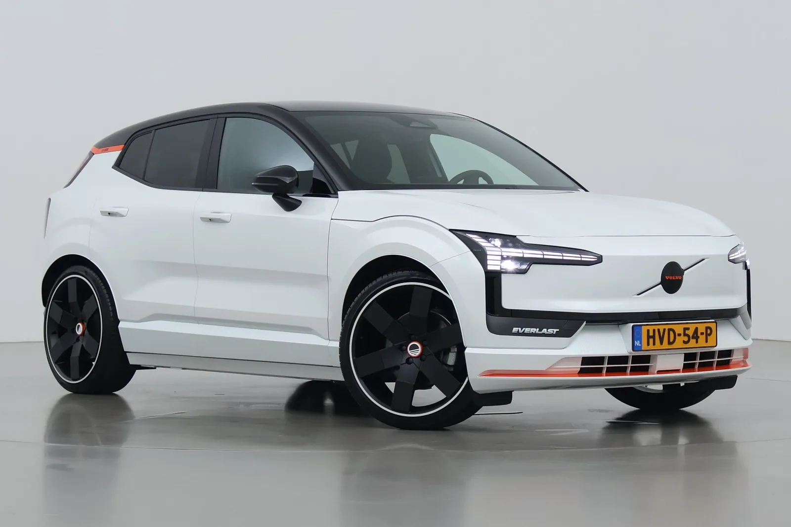 Volvo EX30 (2025) — foto 1